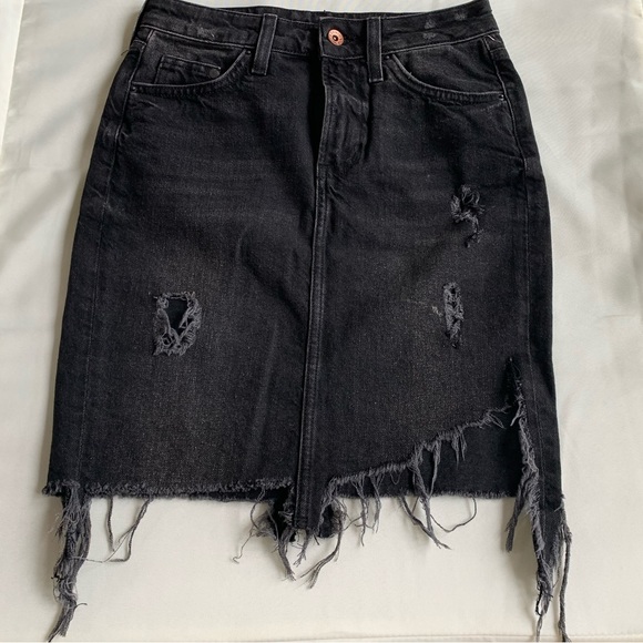 DENIM & DENIM SIZE 2 black distressed jeans skirt - Picture 1 of 11